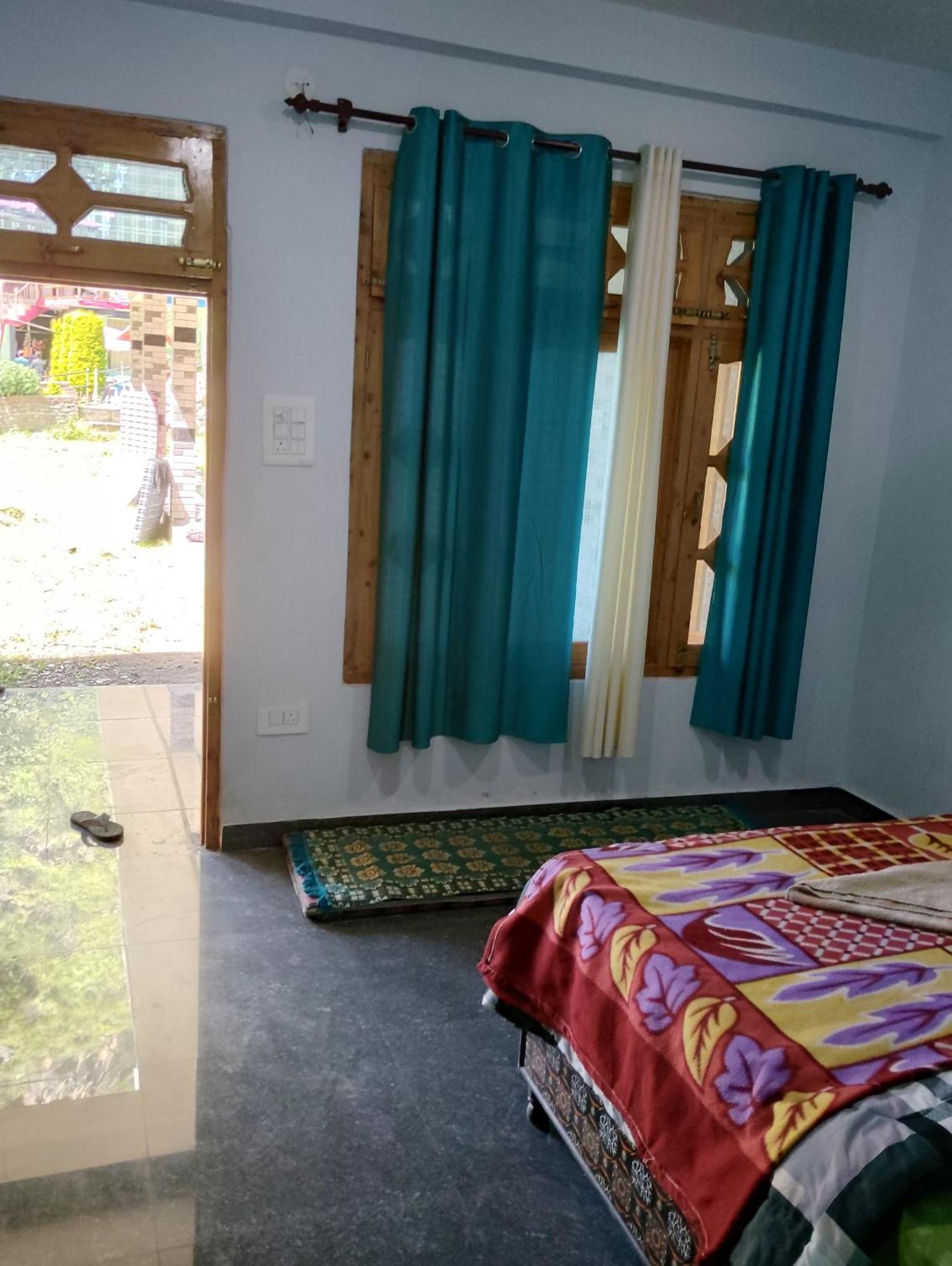 Hotel Dog N Hill Kasol Exterior foto
